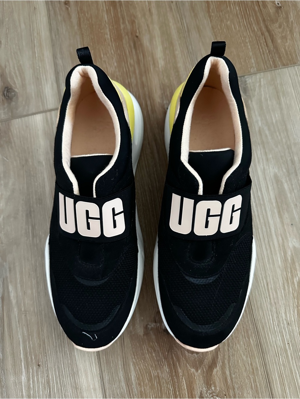 UGG LA Flex Sneaker 9
